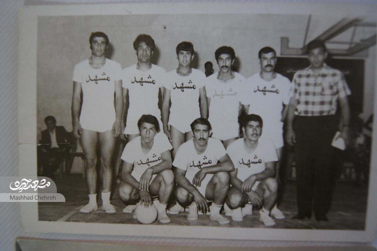 والیبالیست پیشکسوت محله سجاد از خاطرات ورزشی خود میگوید والیبالیست پیشکسوت محله سجاد از خاطرات ورزشی خود میگوید