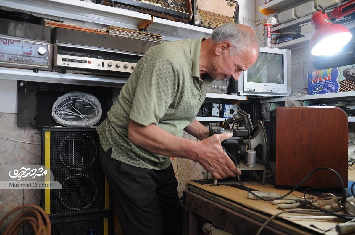 راسته‌بازار سمساری‌ها در محله کاشانی، روز چهارشنبه‌بازار مشهد بود