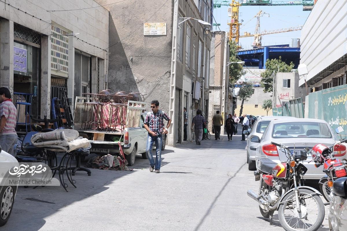 راسته‌بازار سمساری‌ها در محله کاشانی، روز چهارشنبه‌بازار مشهد بود