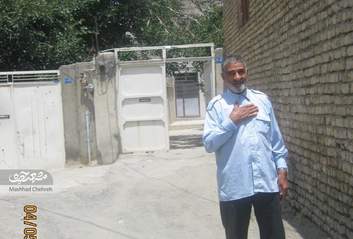 نشان افتخار حاجی بنیاسدی یک تن پر از آثار شیمیایی است نشان افتخار حاجی بنیاسدی یک تن پر از آثار شیمیایی است