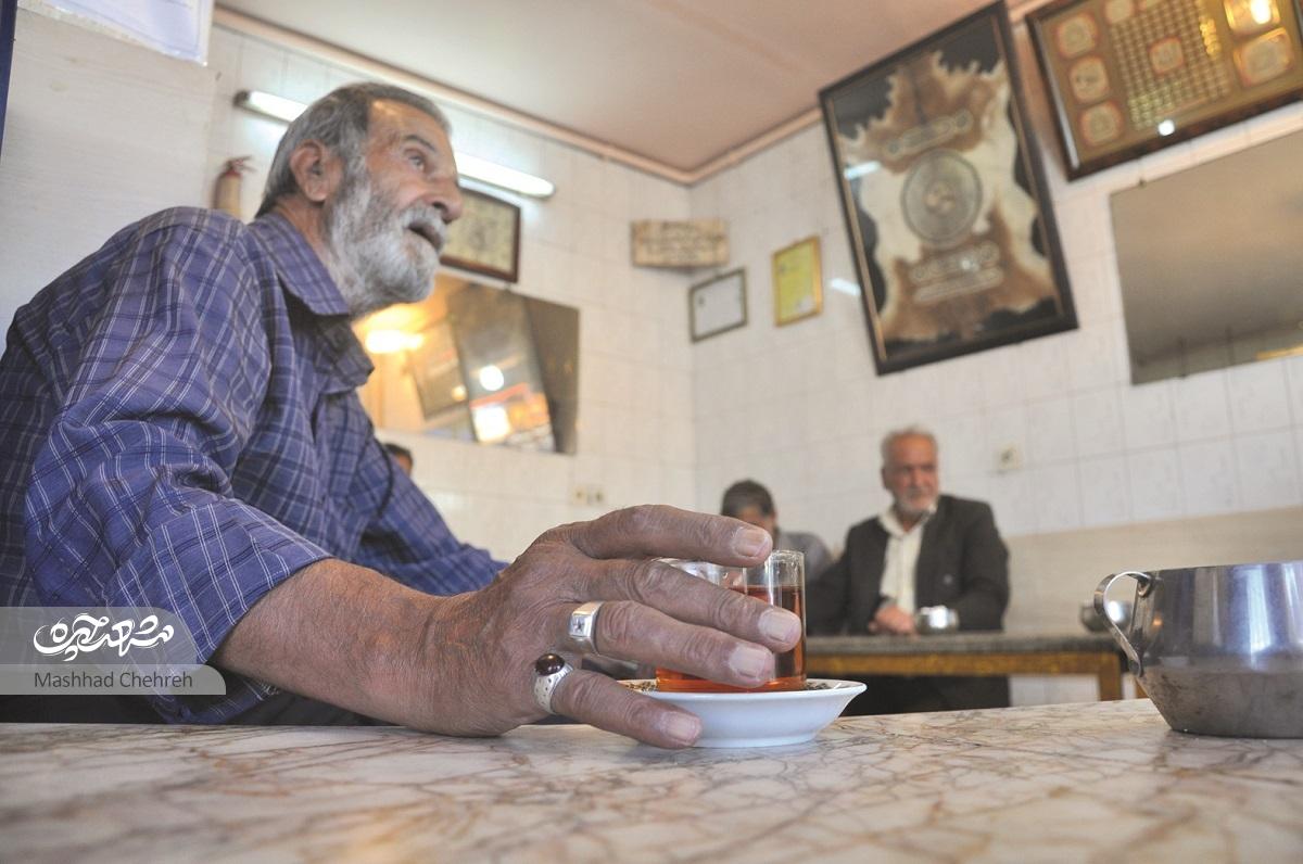 «کافه نقاشان» پاتوق نقاش‌های ساختمانی در مشهد است