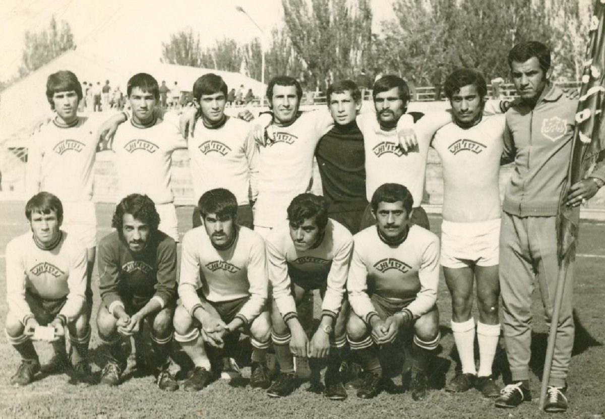 عباس آریک پیشکسوت فوتبال و داوری مشهد است