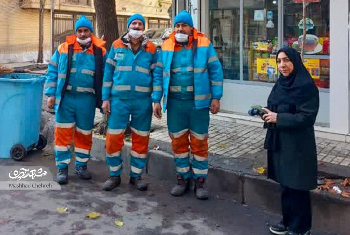 طاهره صفارکاخکی با بافتنی‌هایش به اطرافیان خیر رسانده است