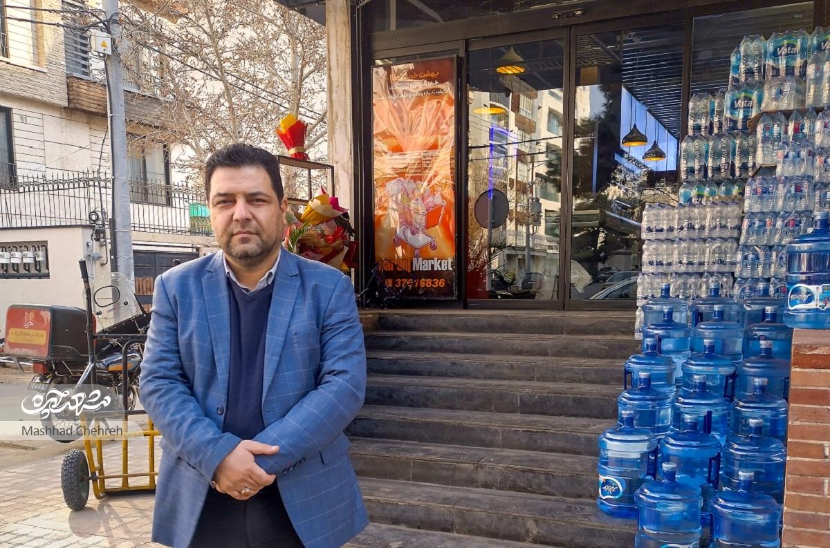 پاگرفتن دوستیها در صف ساندویچ پاگرفتن دوستیها در صف ساندویچ