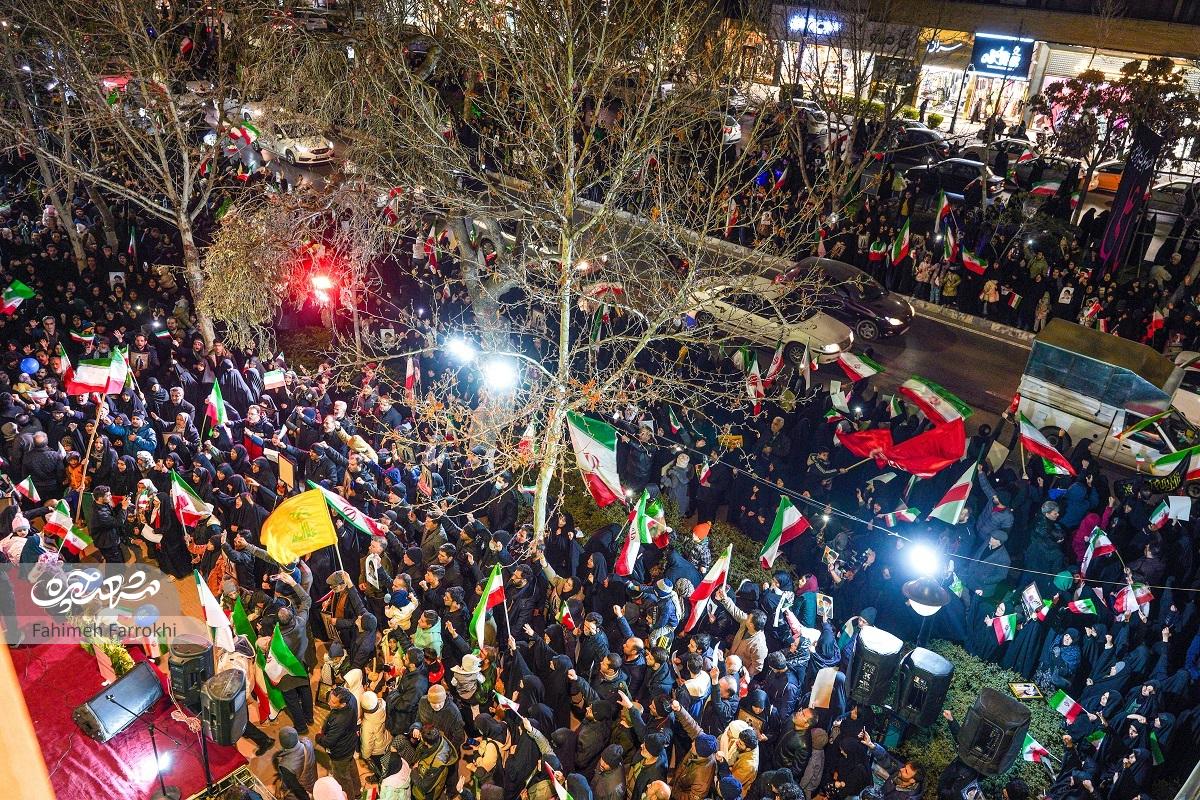 فریاد مقاومت اهالی منطقه یک در عزاداری رهبر شهید