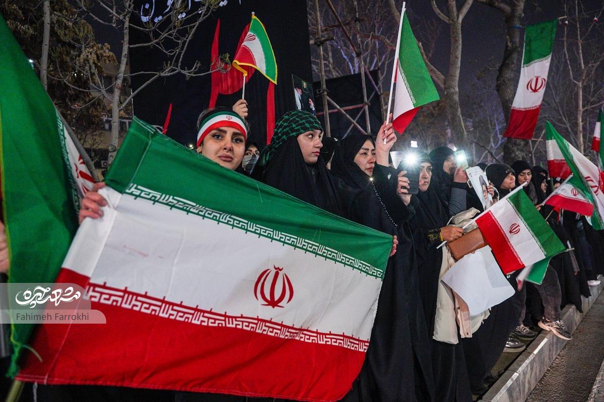 فریاد مقاومت اهالی منطقه یک در عزاداری رهبر شهید