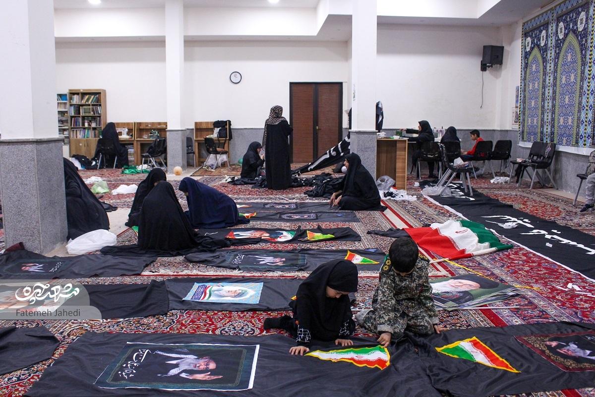 دوختودوز جهادی بانوان نیکوکار بالاخیابان برای سیاهپوش کردن محله دوختودوز جهادی بانوان نیکوکار بالاخیابان برای سیاهپوش کردن محله