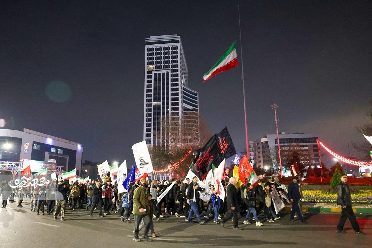 میدان جانباز؛ میعادگاه مردم برای سوگواری رهبرشهید میدان جانباز؛ میعادگاه مردم برای سوگواری رهبرشهید