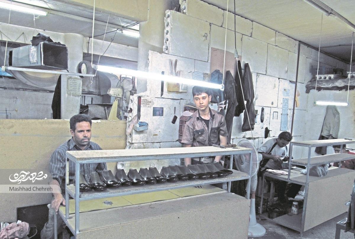 قصه كاركنان يك توليدي كه مستاجر يك مسجد‌ امام رضا(ع) در خیابان صدر هستند