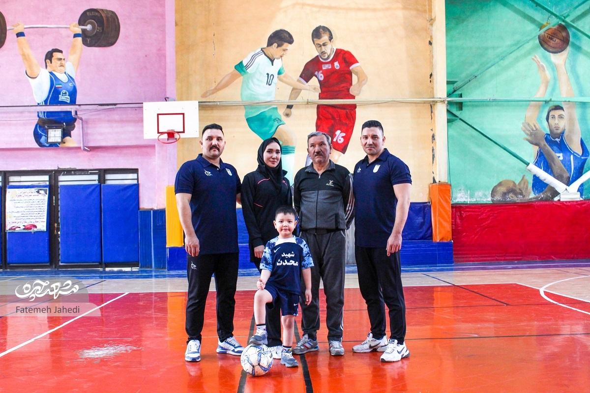 ایستادن بر سکوی قهرمانی؛ رسم زندگی خانواده عظیمی ایستادن بر سکوی قهرمانی؛ رسم زندگی خانواده عظیمی