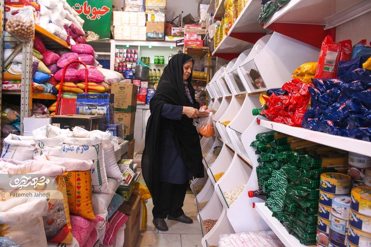 کمکرسانی زهرا نجفی و همسایههایش به نیازمندان آبرومند کمکرسانی زهرا نجفی و همسایههایش به نیازمندان آبرومند