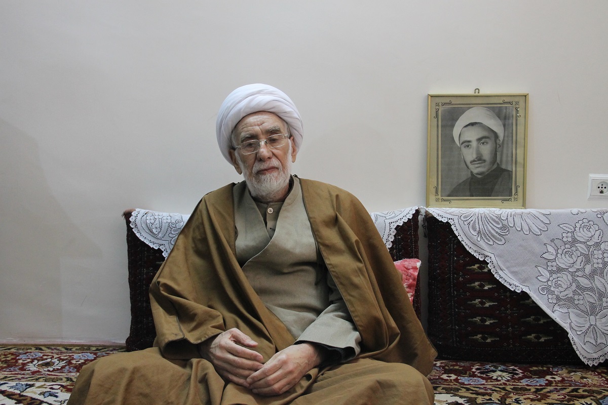 مامور به تبلیغ انقلاب در مشهد