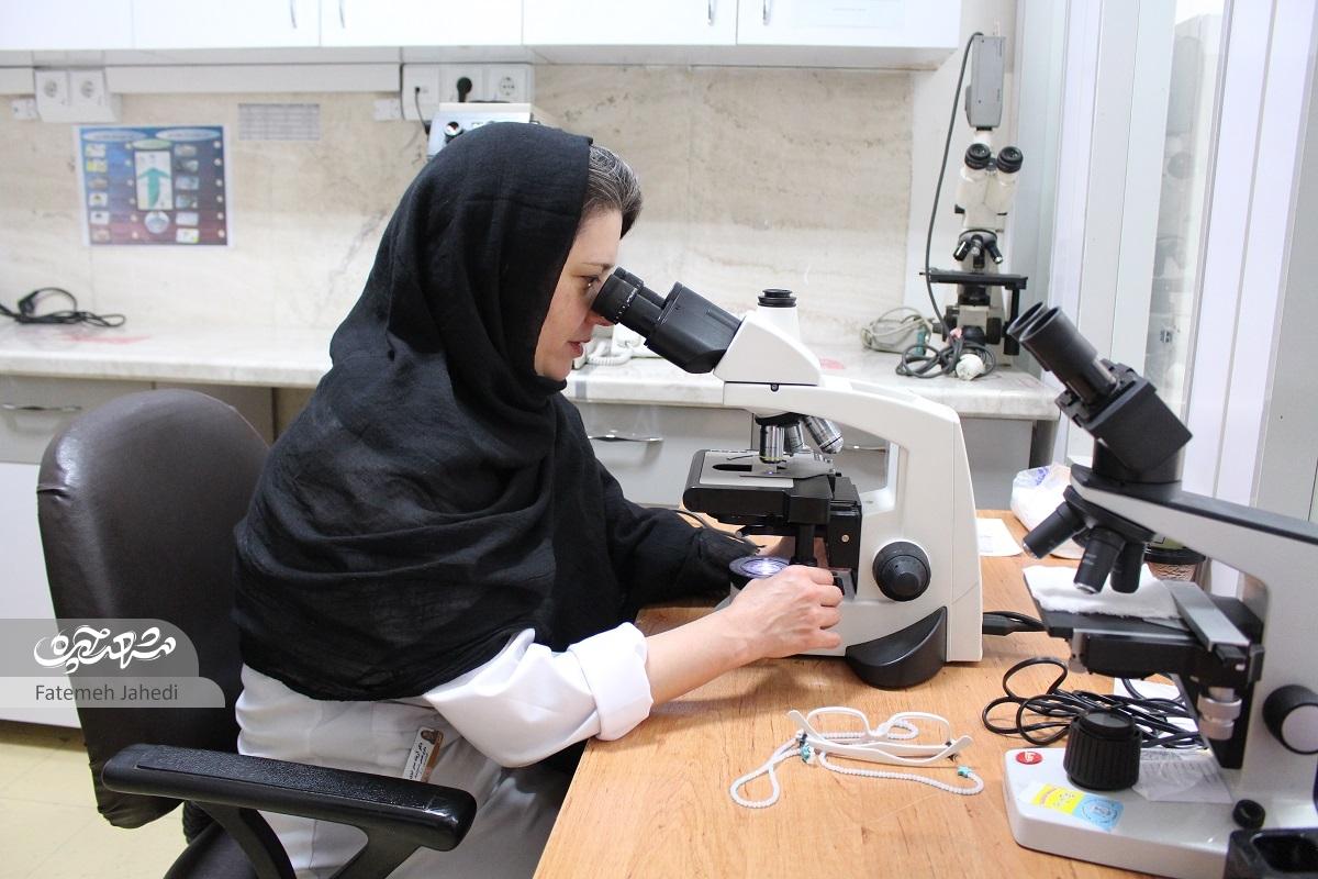 آریانه صدر نبوی از روزهایی میگوید که با عشق به بیماران خدمت میکند آریانه صدر نبوی از روزهایی میگوید که با عشق به بیماران خدمت میکند