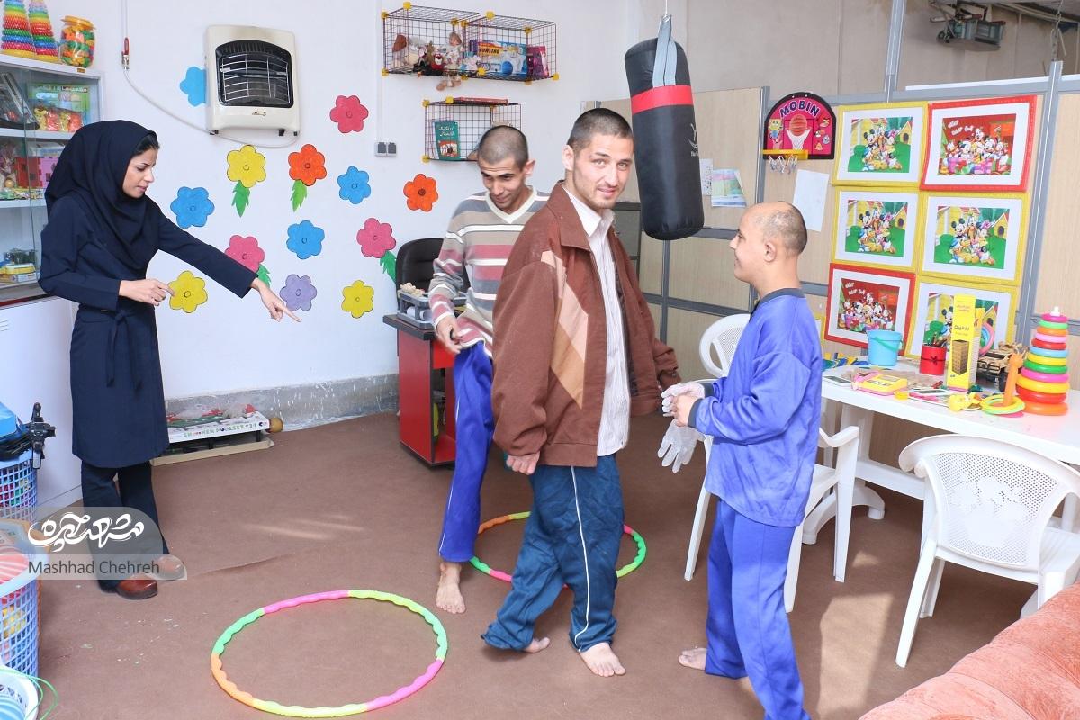 معلولانی که «پناهندگان ضامن آهو» شدند معلولانی که «پناهندگان ضامن آهو» شدند