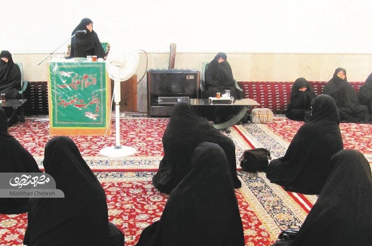 معصومه علیزاده به شیوه شیخ کافی سخنرانی می‌کند