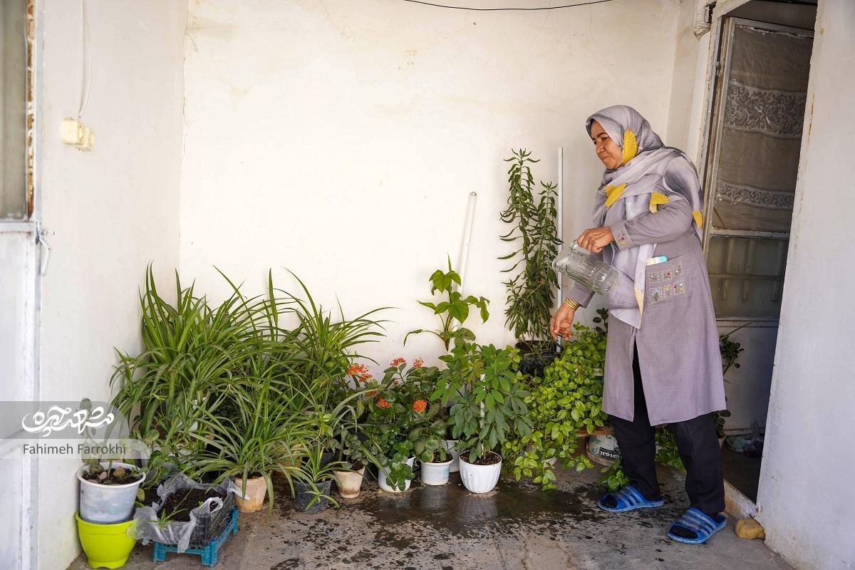 حرفه مردانه زهرا بوژمهرانی با مدیریت زنانه حرفه مردانه زهرا بوژمهرانی با مدیریت زنانه