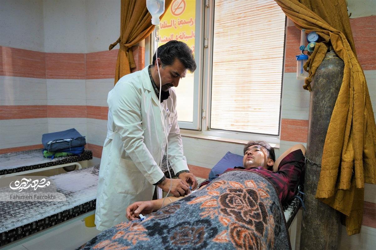 پرستاران درمانگاه شبانهروزی حضرت زینب(س) گلشهر از تحمل سختیهای کارشان میگویند پرستاران درمانگاه شبانهروزی حضرت زینب(س) گلشهر از تحمل سختیهای کارشان میگویند