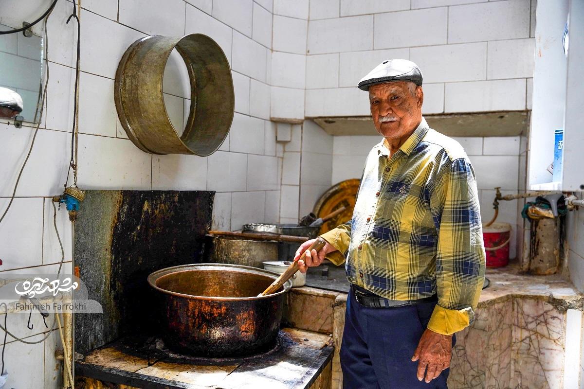 کاسب قدیمی کوچه حمامباغشناسنامه زنده نوغان استیک عمر زندگی آبنباتی کاسب قدیمی کوچه حمامباغشناسنامه زنده نوغان استیک عمر زندگی آبنباتی