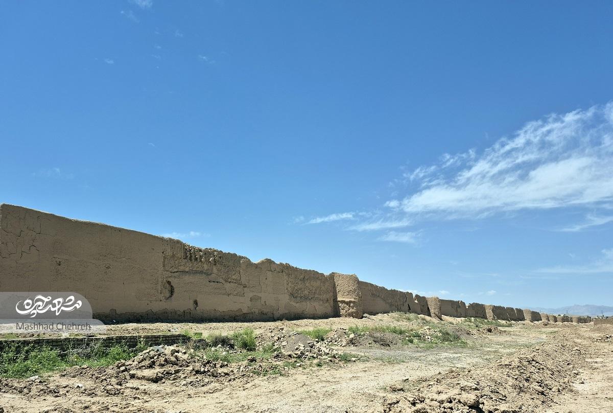 دیوار توس که در مقابل ۳ حمله خانمانبرانداز از شهر محافظت کرد، نیازمند تیمار است دیوار توس که در مقابل ۳ حمله خانمانبرانداز از شهر محافظت کرد، نیازمند تیمار است