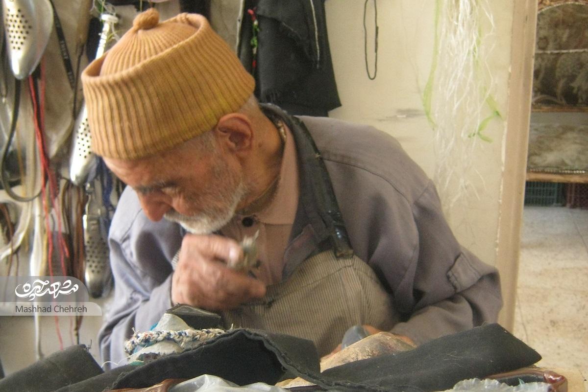 روایت رنگها و نخها برای دوخت کفش روایت رنگها و نخها برای دوخت کفش