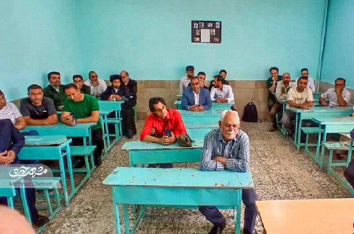 نشستن شاگردان قدیمی پشت نیمکت خاطره‌ها