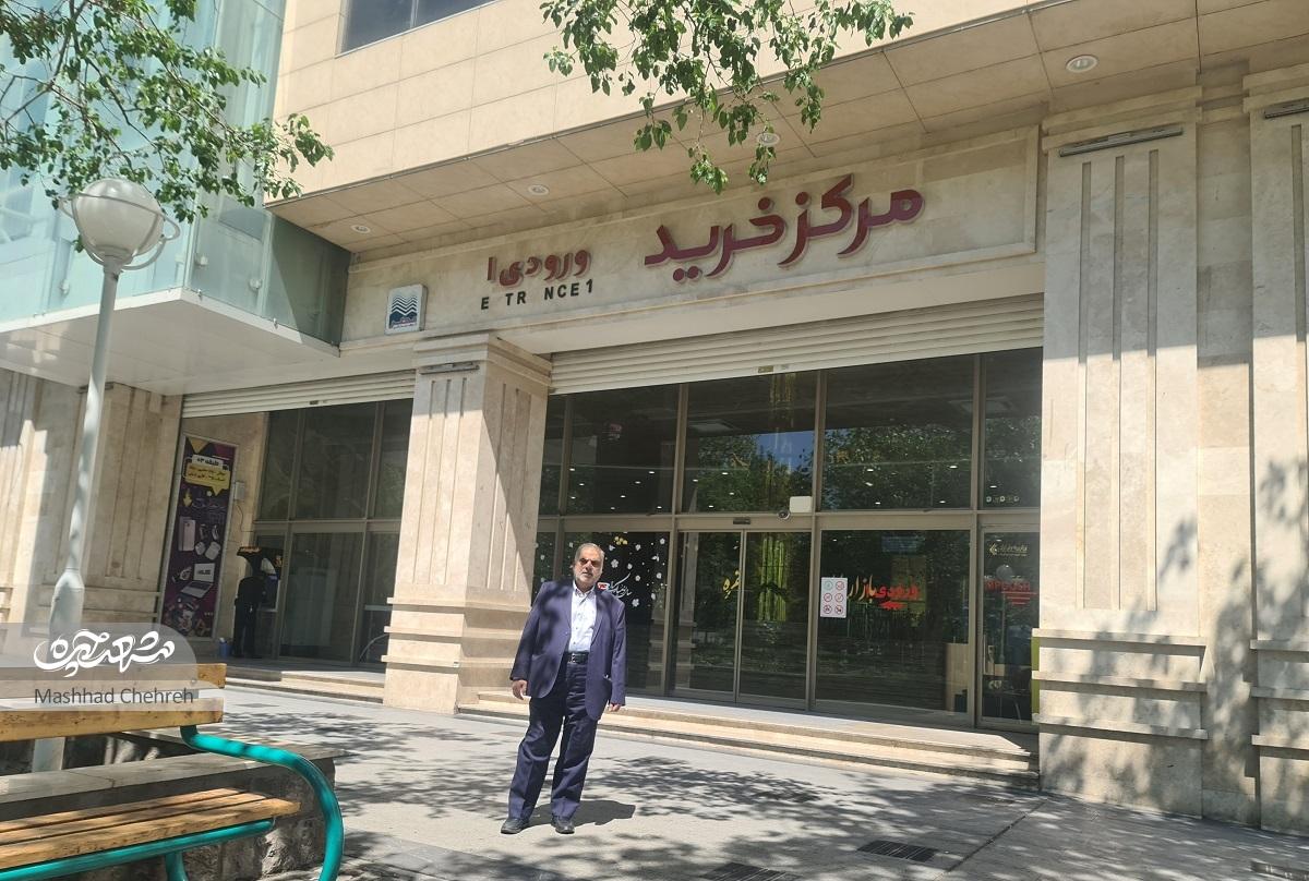 وقتی میمون دست برادر علیاصغر عباسی را گاز گرفت وقتی میمون دست برادر علیاصغر عباسی را گاز گرفت