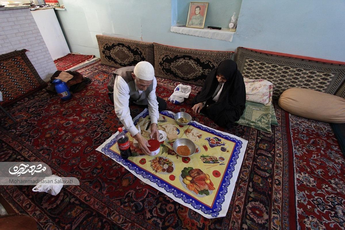 پیرمرد رکاب زن ۸۵ سالهای که دوچرخه پای ثابت او برای مسجد رفتن است پیرمرد رکاب زن ۸۵ سالهای که دوچرخه پای ثابت او برای مسجد رفتن است