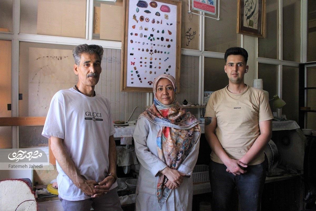 خانواده گوهرتراش «غلامیان» زندگیشان را وقف این هنر کردهاند خانواده گوهرتراش «غلامیان» زندگیشان را وقف این هنر کردهاند