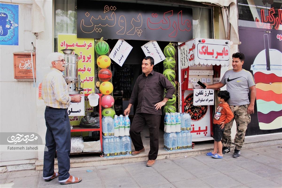 کار راهاندازیهای هاشم تقوی در مغازه کوچکش کار راهاندازیهای هاشم تقوی در مغازه کوچکش