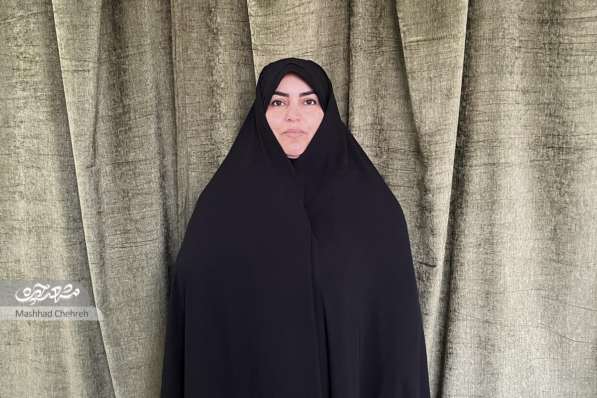 زنان ستون محله آقامصطفی خمینیاند