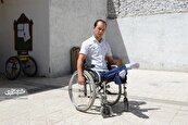 باور سبز پسری که روی دست‌ از برج میلاد بالا رفت