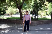 گام‌های بلند محمدحسین صفایی با عصای چوبی