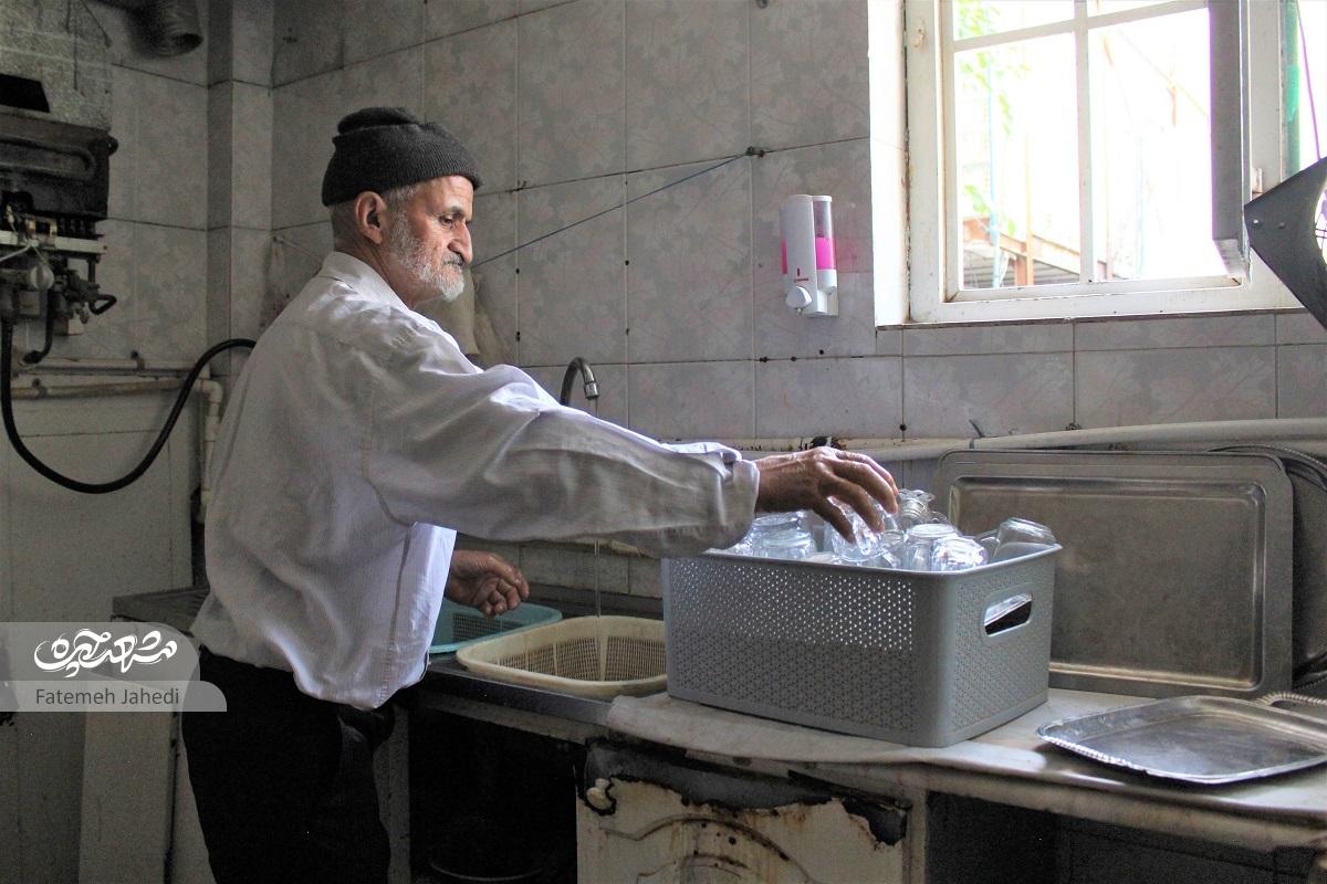 درِ مسجد صاحبالزمان(عج) به همت غلامرضا معینیان همیشه باز است درِ مسجد صاحبالزمان(عج) به همت غلامرضا معینیان همیشه باز است