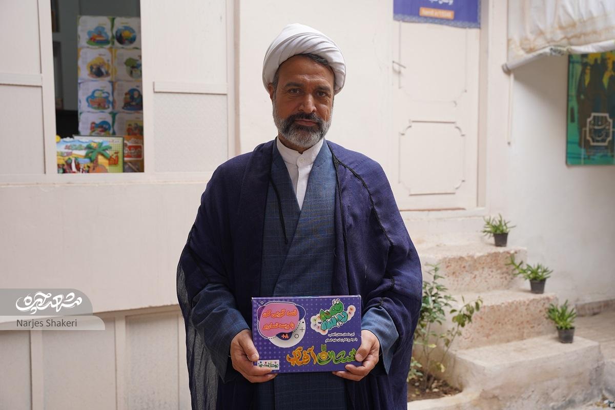 علی رجبی؛ عموروحانی قصهگوی کودکان با دستخالی محصولات فرهنگی تولید میکند علی رجبی؛ عموروحانی قصهگوی کودکان با دستخالی محصولات فرهنگی تولید میکند