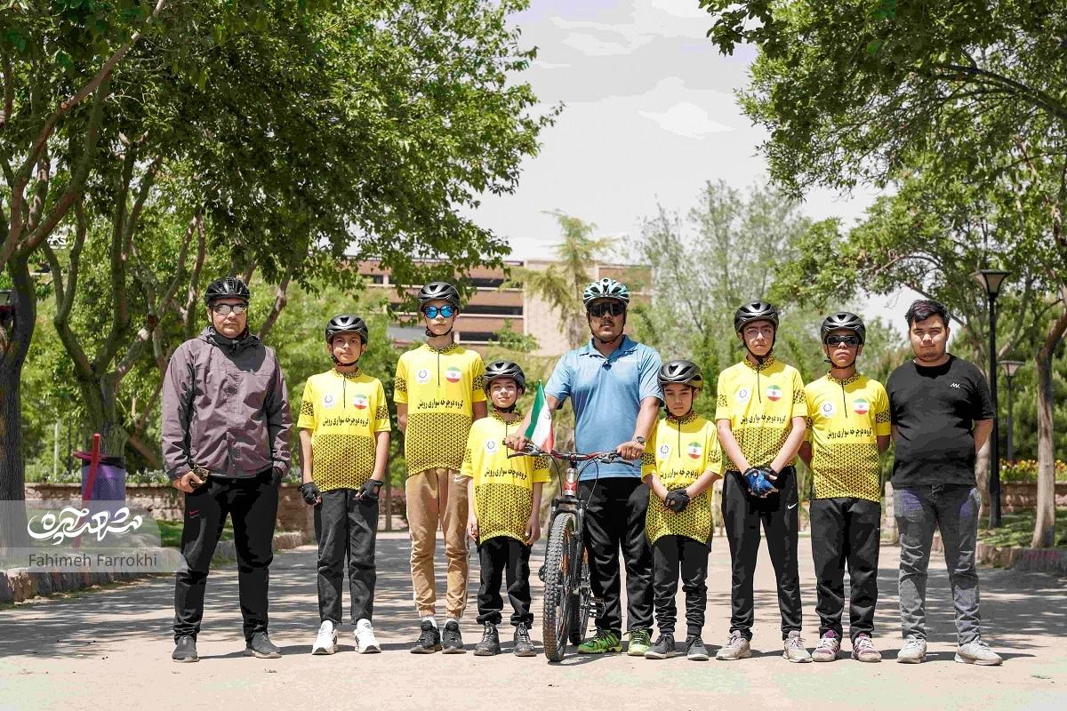 «رویش»؛ برای ترویج فرهنگ دوچرخهسواری در منطقه 4 تلاش میکند «رویش»؛ برای ترویج فرهنگ دوچرخهسواری در منطقه 4 تلاش میکند