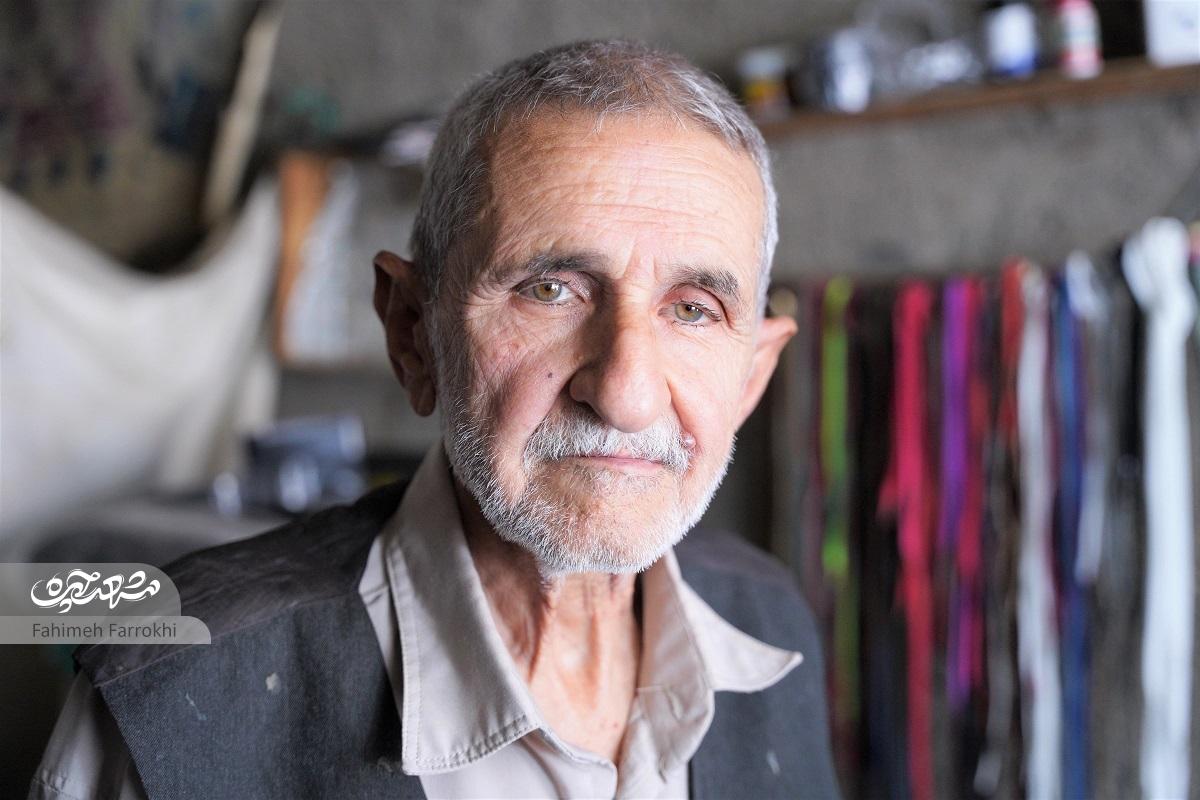 حاج عباس حاجیزاده، کفاش قدیمی که هوای مشتریانش را دارد حاج عباس حاجیزاده، کفاش قدیمی که هوای مشتریانش را دارد