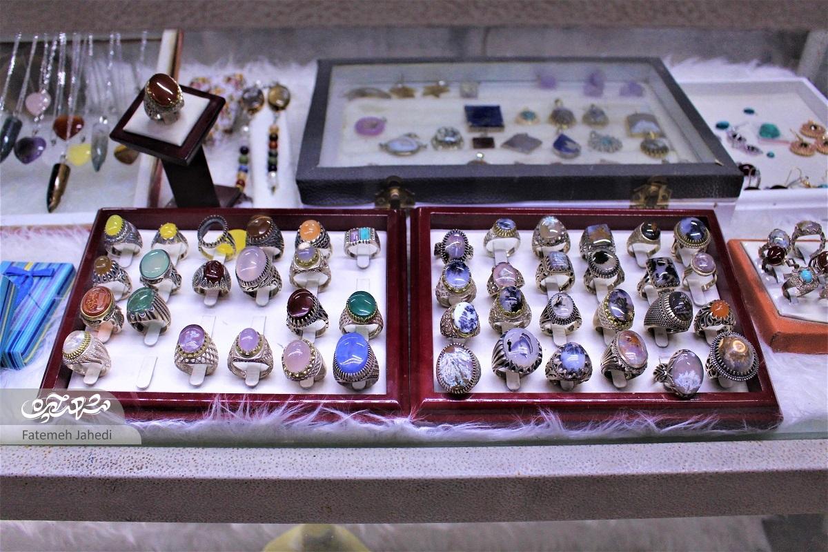 هنرمند و امام جماعت شهرک شهیدباهنر، معتقد است که روحانی نباید تک بعدی باشدشیفته گوهرهای طبیعت هنرمند و امام جماعت شهرک شهیدباهنر، معتقد است که روحانی نباید تک بعدی باشدشیفته گوهرهای طبیعت