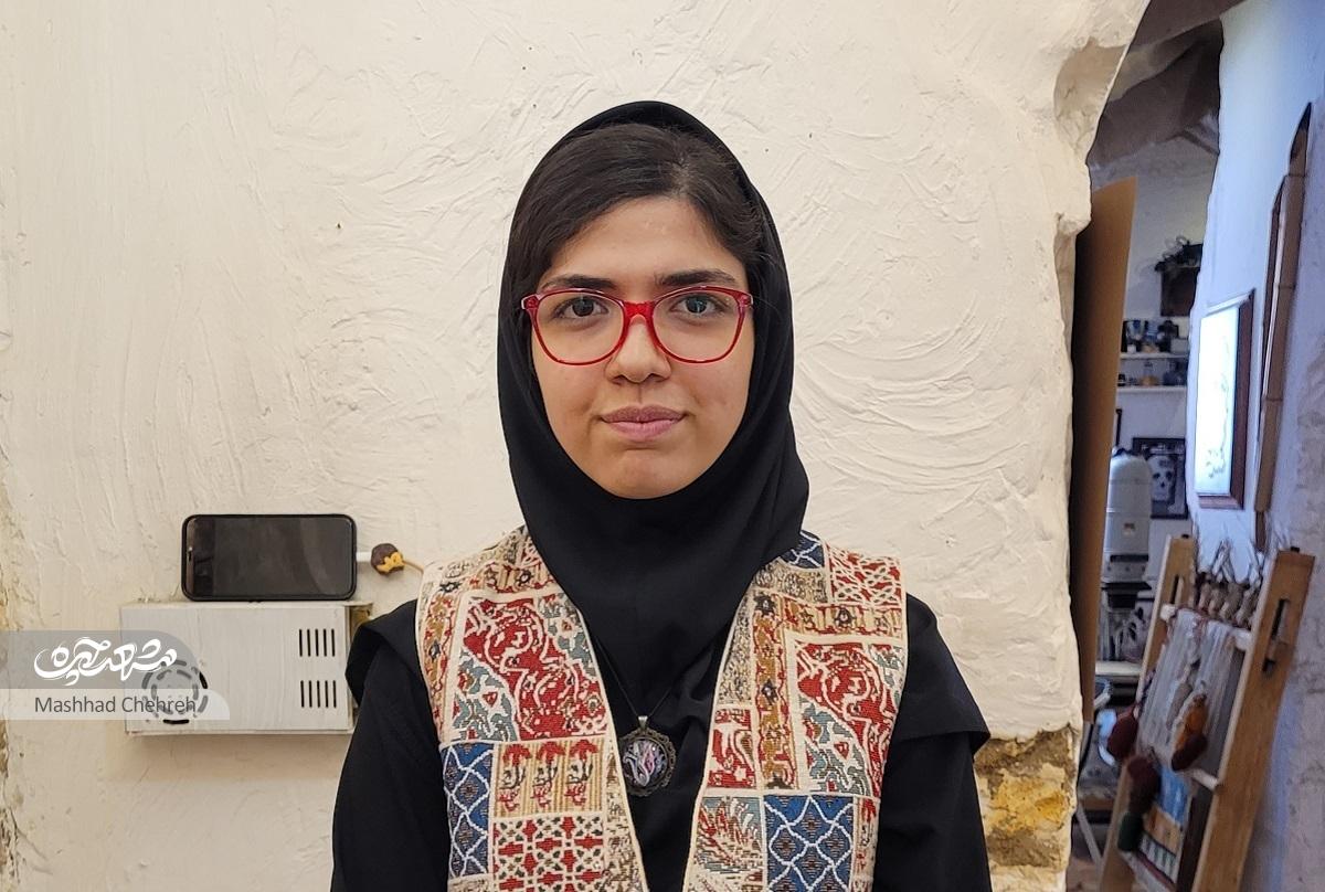 کیانا حسین‌زاده، نقاشِ خوره کتاب