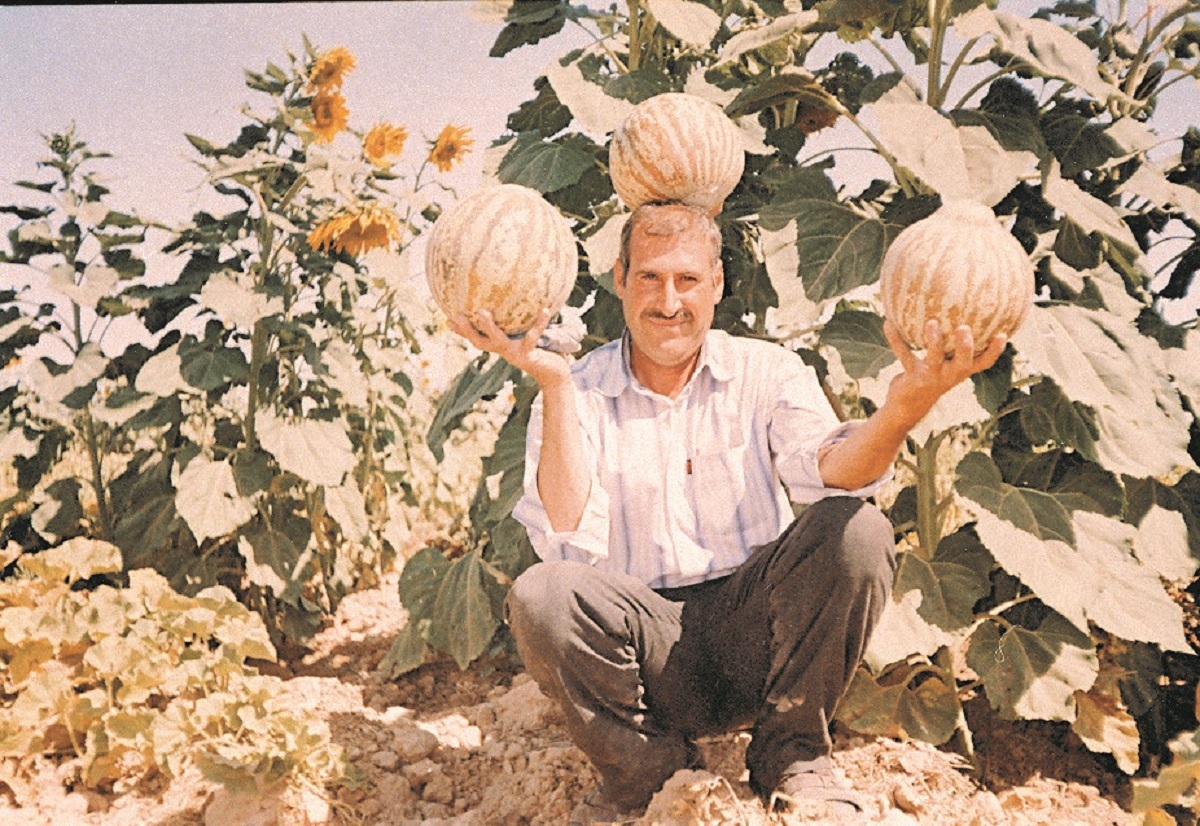 خسرو ضعیف فکاهیسرا بی نام و نشان محله قرقی است خسرو ضعیف فکاهیسرا بی نام و نشان محله قرقی است