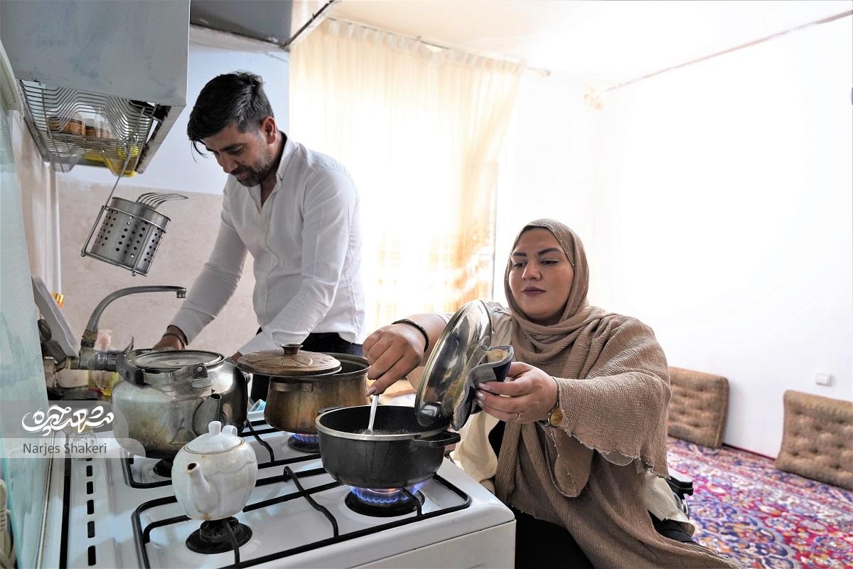 حسین و مونا با عشق مشکلات جسمی و مالی را کم‌رنگ کرده‌اند