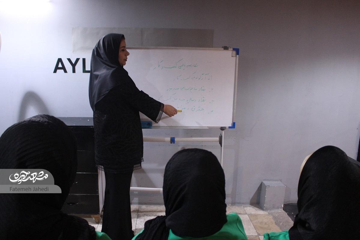 باران بهنام مدرس فوت کوزهگری آرایشگری باران بهنام مدرس فوت کوزهگری آرایشگری