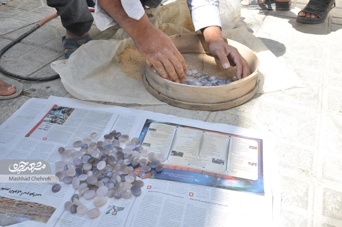 بروبچههای نگینتراش نوکاریز به کارشان افتخار میکنند بروبچههای نگینتراش نوکاریز به کارشان افتخار میکنند