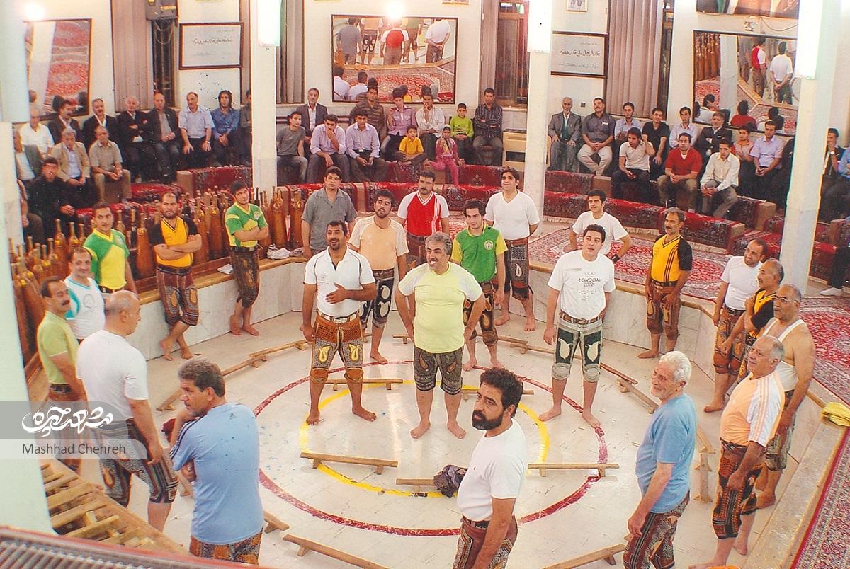 محمدجواد حیدریزاد ایستاده در حلقه پهلوانی محمدجواد حیدریزاد ایستاده در حلقه پهلوانی