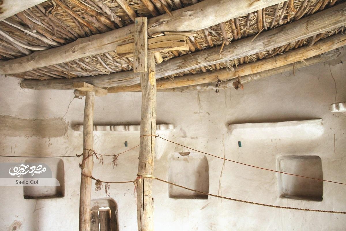 بقایای برج و باروهای گذشتگان، حاکی از روزگار پرفرازونشیب محله قرقی دارد