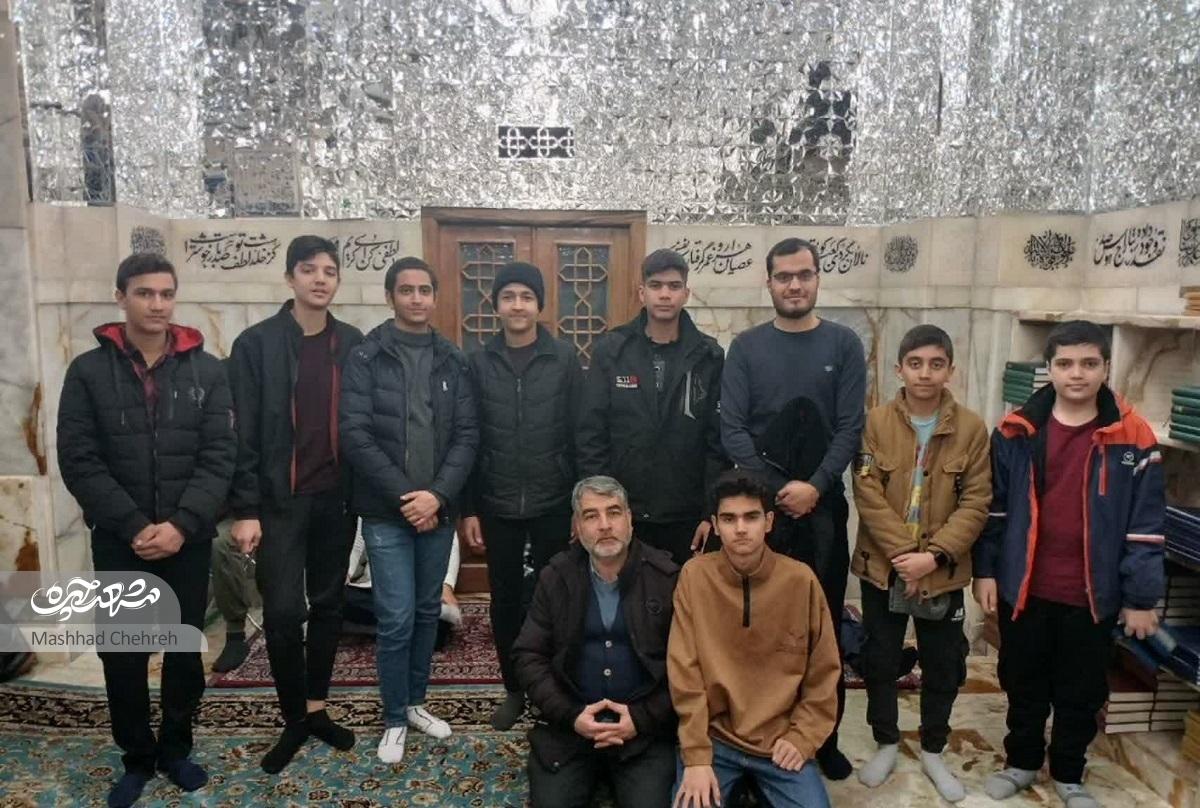 آقا خودش جواب خواسته بچهها را داد
