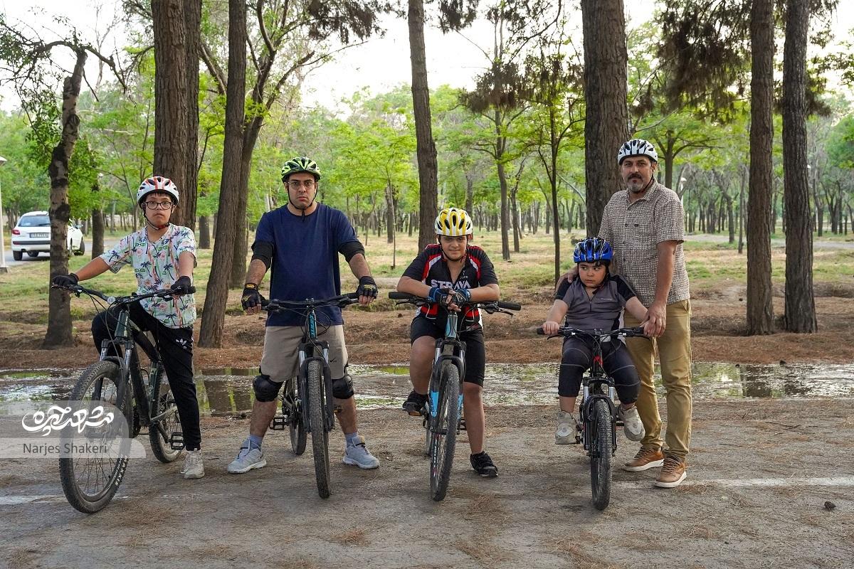 طی ۷ سال اخیر، ۳۰۰ کودک کمتوانذهنی زیر نظر حمیدرضا زارع دوچرخهسواری را آموختهاندما هم میتوانیم طی ۷ سال اخیر، ۳۰۰ کودک کمتوانذهنی زیر نظر حمیدرضا زارع دوچرخهسواری را آموختهاندما هم میتوانیم