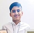 نوجوان محله بلال کمک‌مربی آموزش چرتکه است