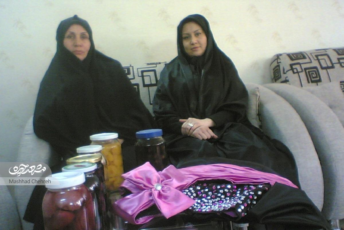 مادر و دختر محله فاطمیه یک زوج هنری هستند مادر و دختر محله فاطمیه یک زوج هنری هستند