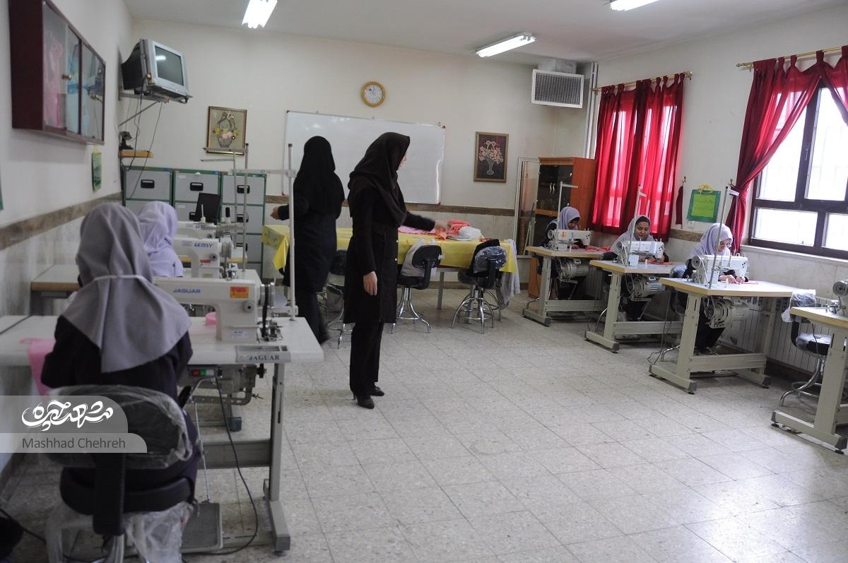 هنرجوهای هنرستان استثنایی دخترانه «دکتر فاطمه هادوی» بعد از دیپلم خانه نشین نمیشوند هنرجوهای هنرستان استثنایی دخترانه «دکتر فاطمه هادوی» بعد از دیپلم خانه نشین نمیشوند