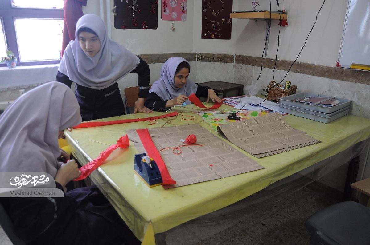 هنرجوهای هنرستان استثنایی دخترانه «دکتر فاطمه هادوی» بعد از دیپلم خانه نشین نمیشوند هنرجوهای هنرستان استثنایی دخترانه «دکتر فاطمه هادوی» بعد از دیپلم خانه نشین نمیشوند